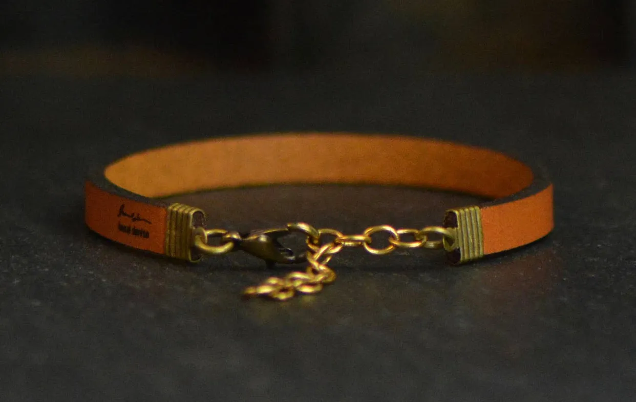 Bracelets - Leather Inspirational Bracelets With Claw Closure