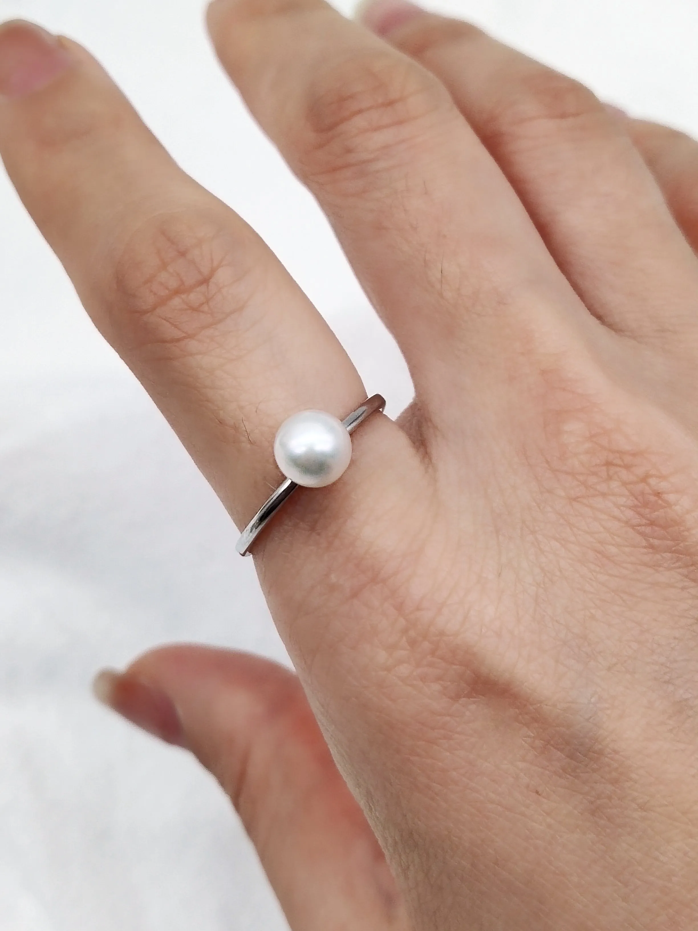 CLASSIC ROUND PEARL RING
