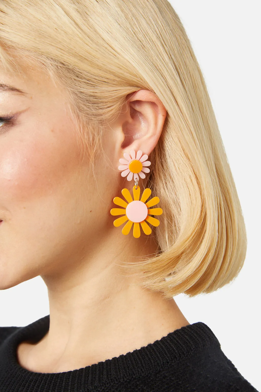Drop Daisy Earrings