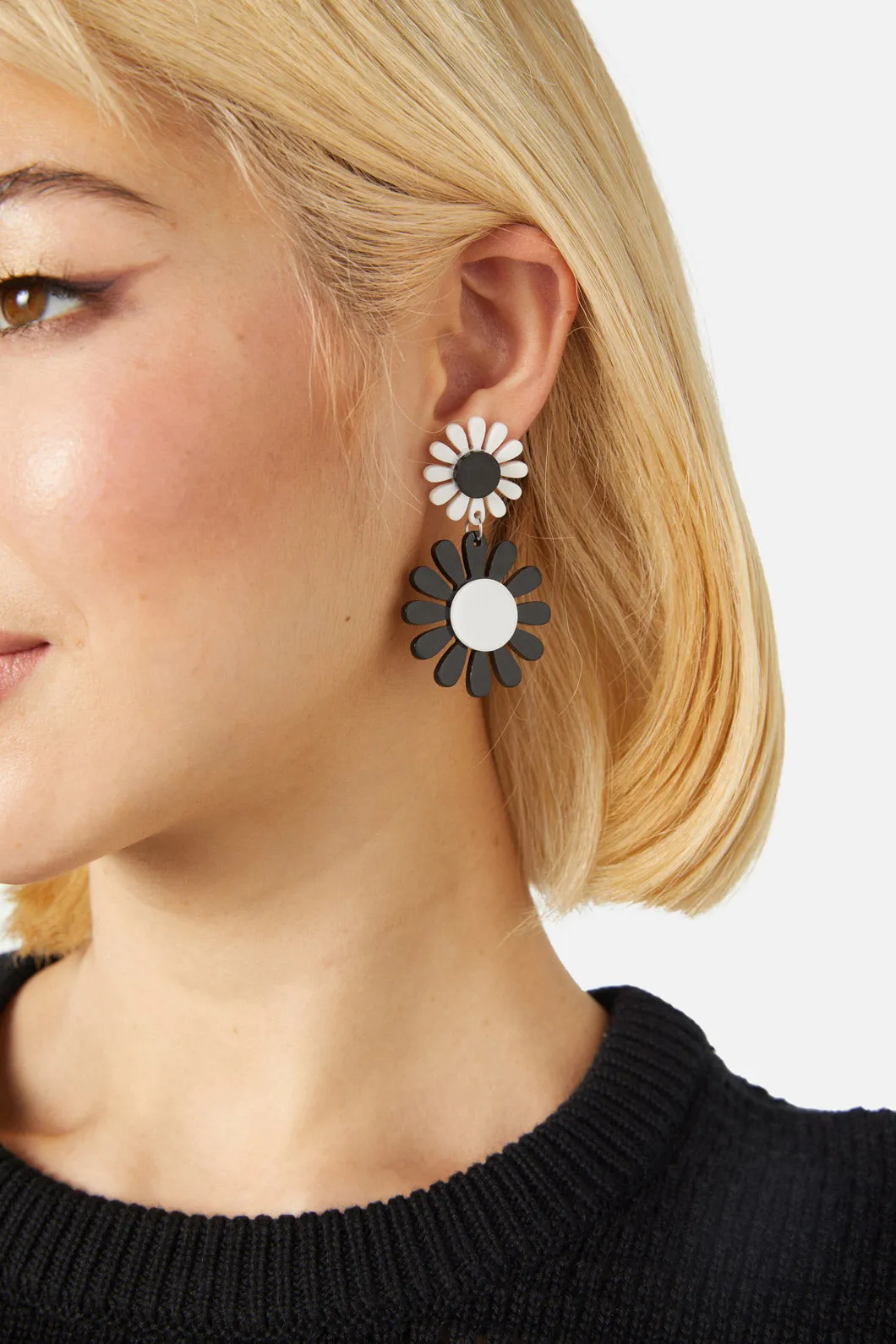 Drop Daisy Earrings
