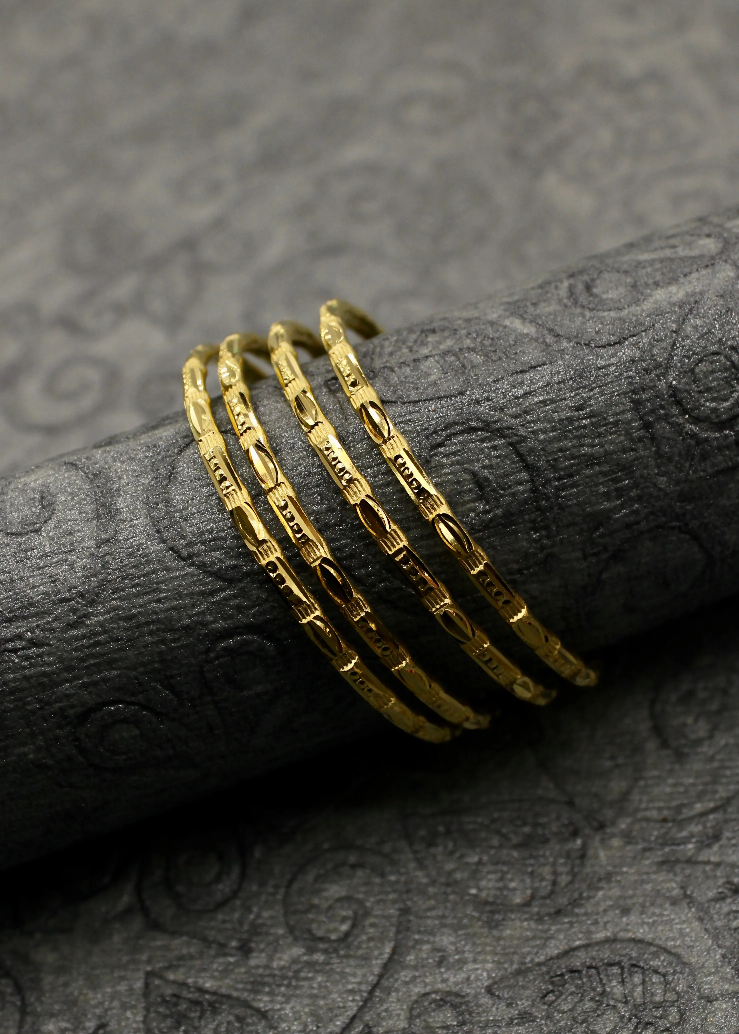 ELEGANT GOLDEN BANGLES