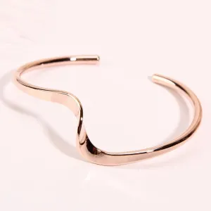 Elegant Wave Bracelet