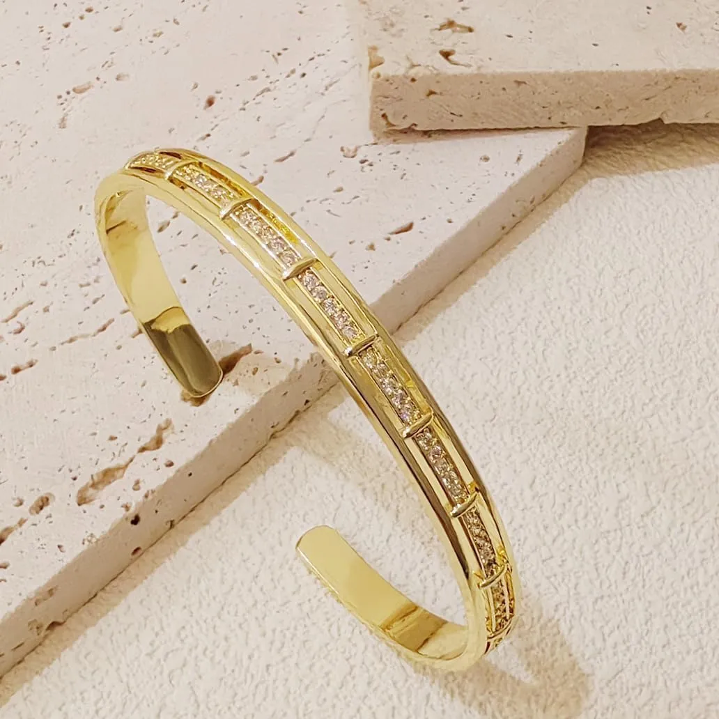 Gold Cuff Bangle Bracelet for Women Personalized Cubic Zirconia Open Bracelets Adjustable Oval Crystal Bangles Bracelets for Her