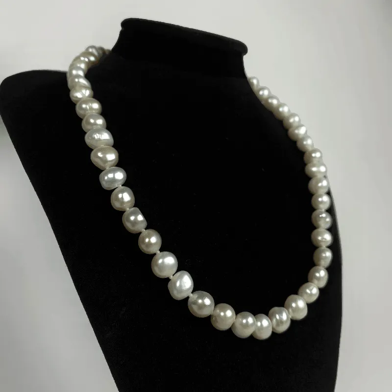 Jane Bennet Pearl Necklace