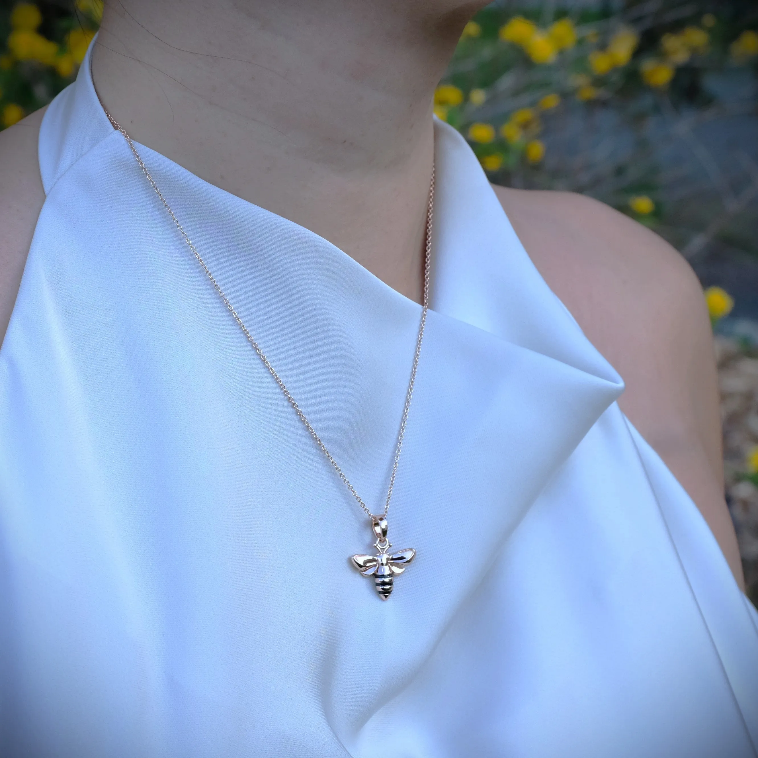 Luxury Queen Bee Necklace Rose Gold *NEW* (Ships 5/1)