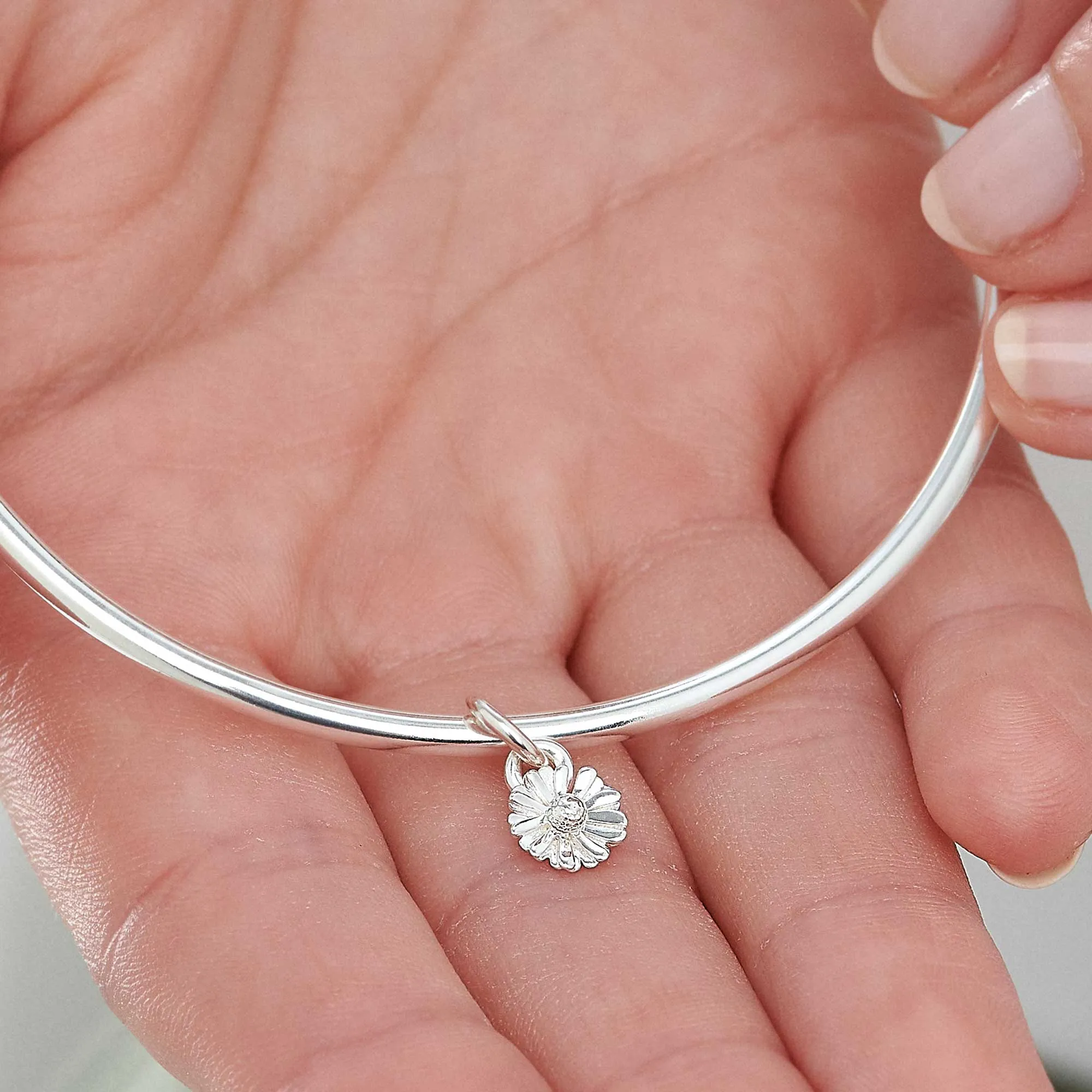 Tiny Daisy Silver Charm Bangle