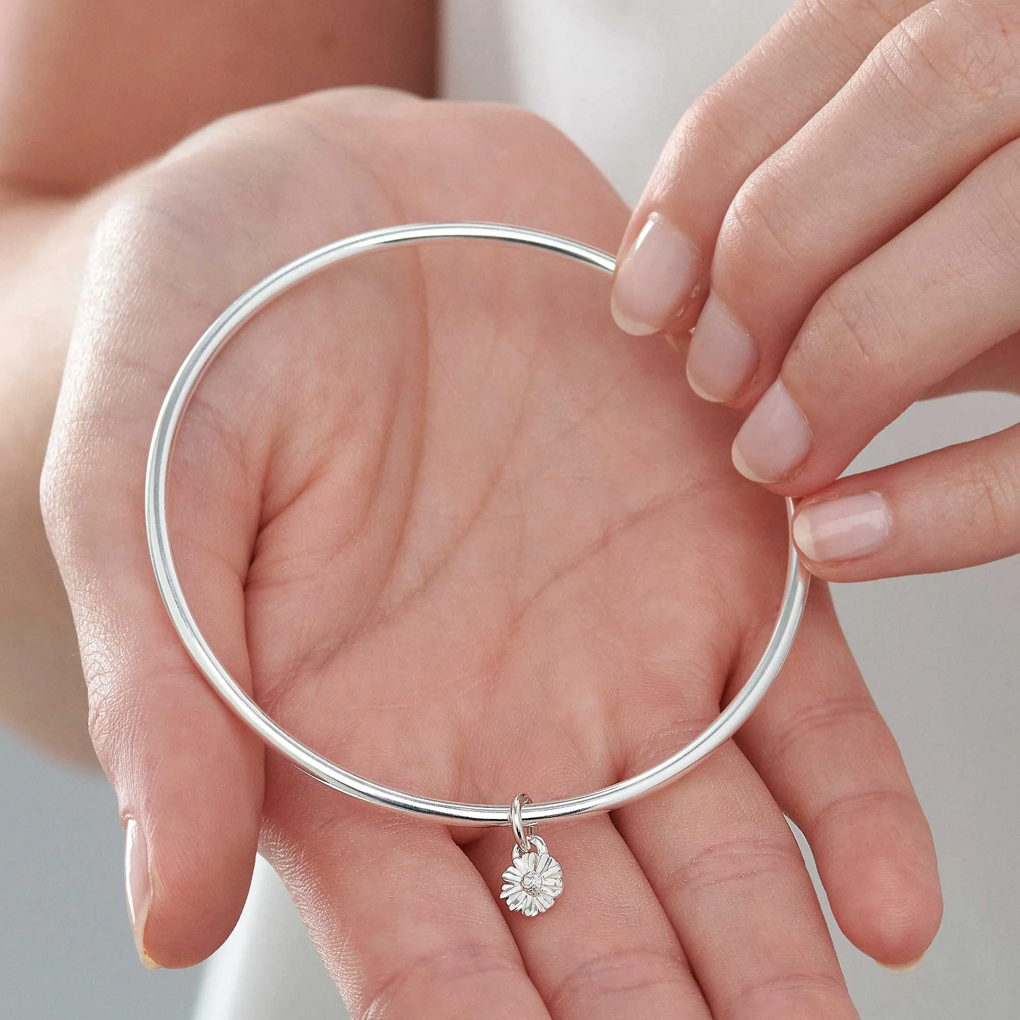 Tiny Daisy Silver Charm Bangle