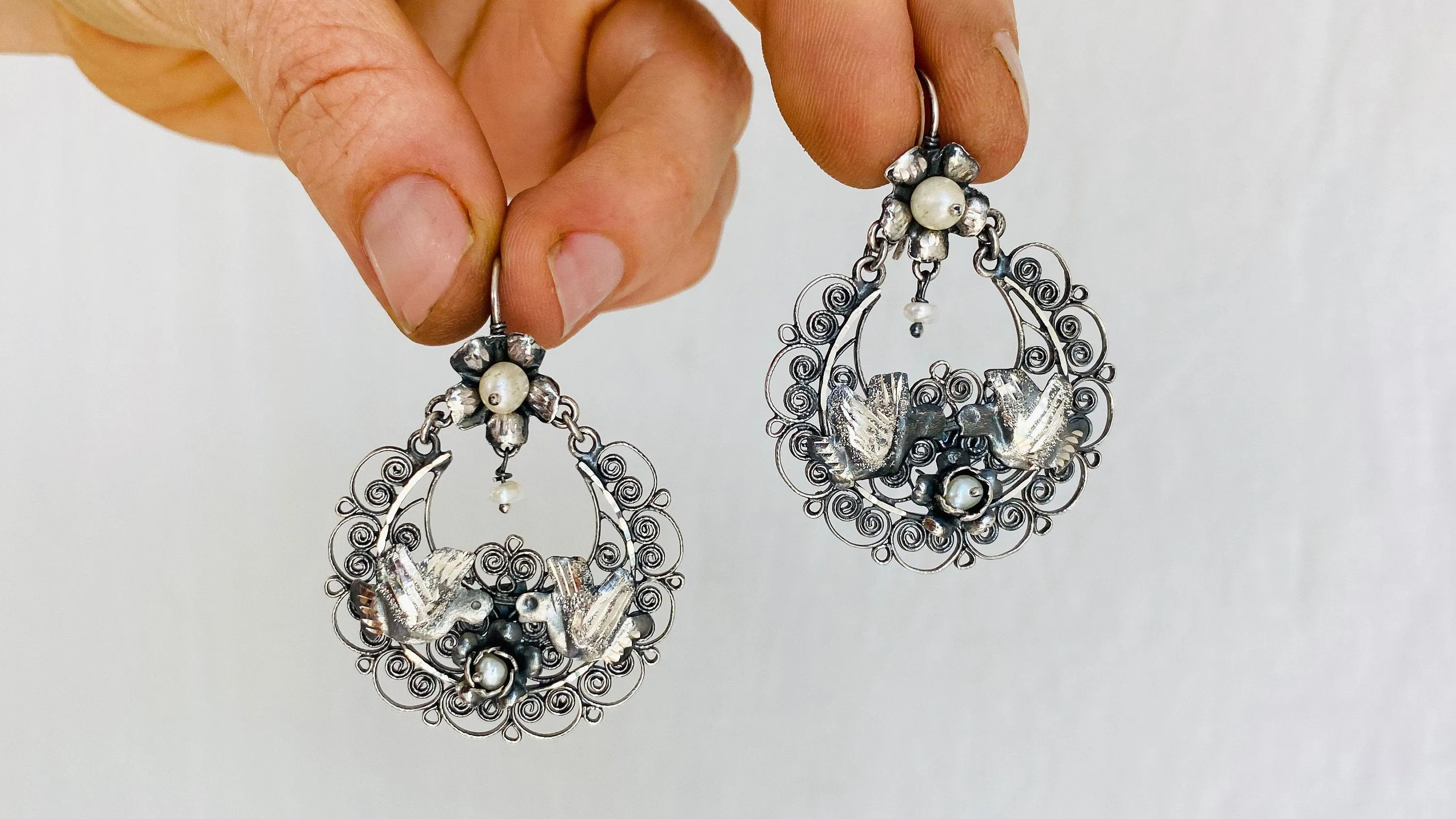 Vintage Oaxacan Filigree Earrings. Sterling Silver & Pearl. Mexico. Frida Kahlo